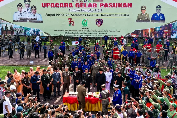 Simulasi Penanganan Demo Warnai Peringatan HUT Pol PP dan Linmas