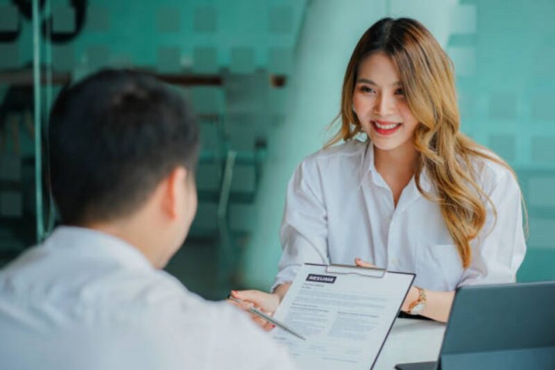 7 Tips Lolos Interview Kerja agar Mendapat Kesan Baik – Varia Katadata.co.id